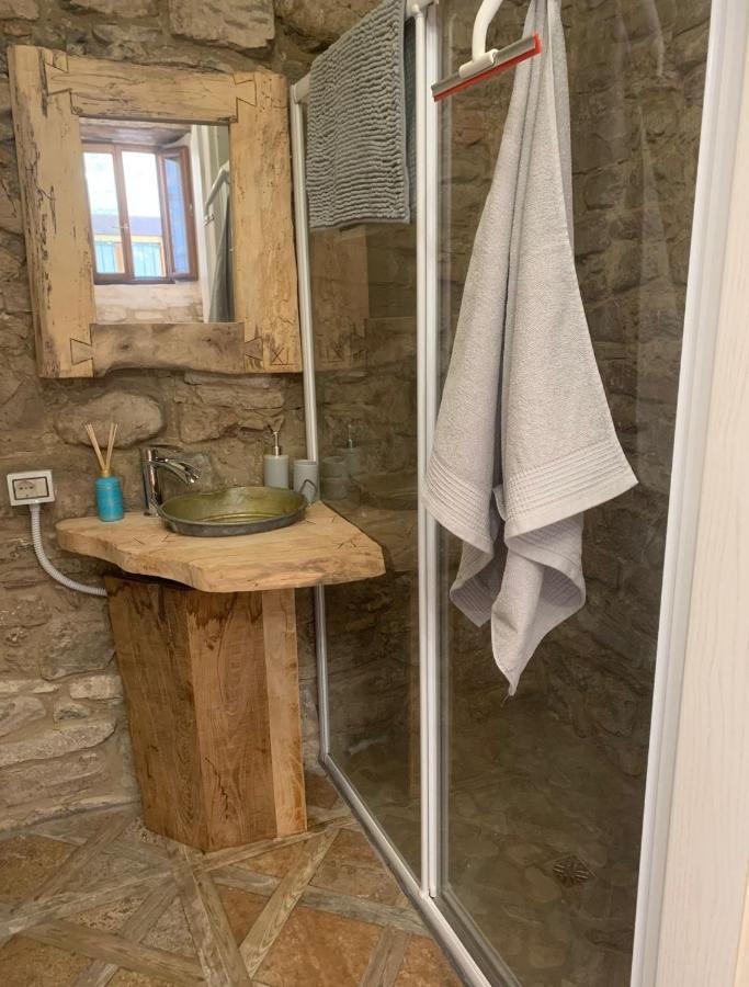 شقة Il Nido Di Matilde _Monolocale Design Sul Fiume_ Rossena المظهر الخارجي الصورة