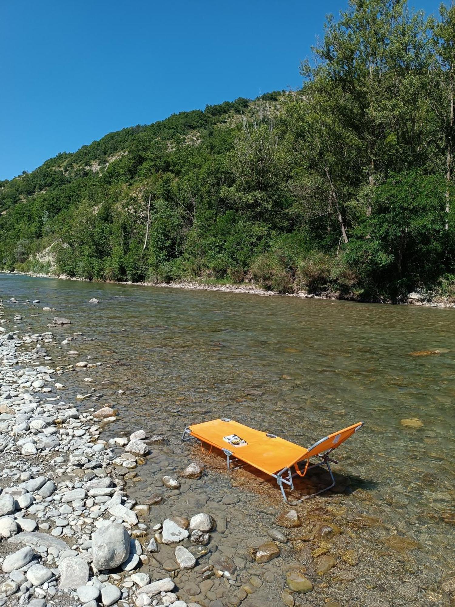 شقة Il Nido Di Matilde _Monolocale Design Sul Fiume_ Rossena المظهر الخارجي الصورة