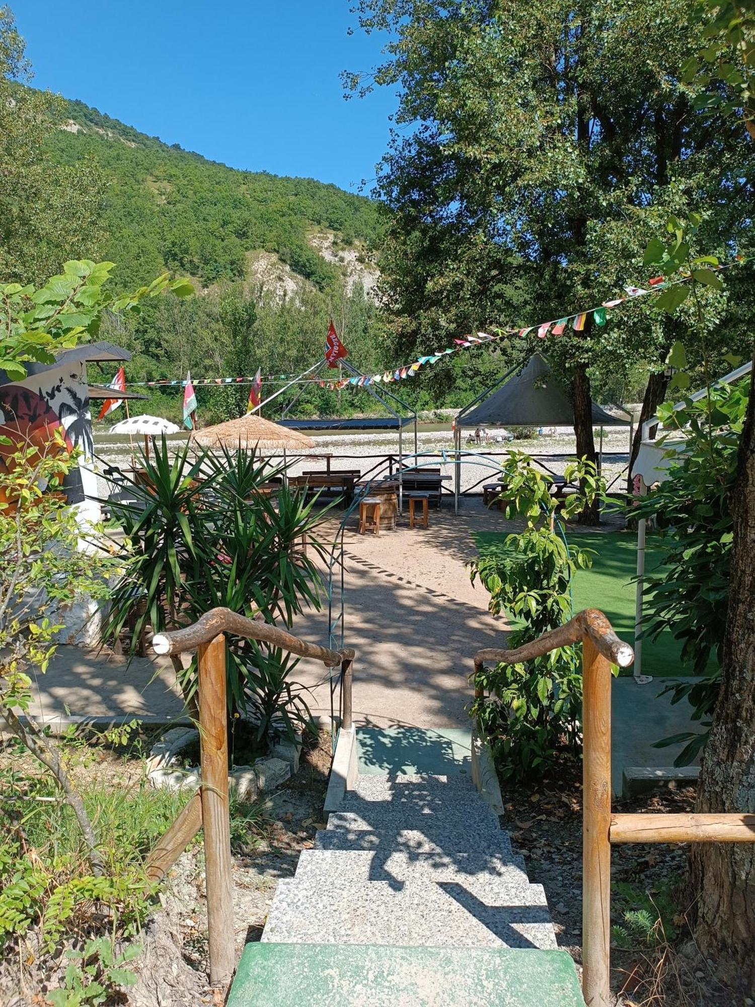 شقة Il Nido Di Matilde _Monolocale Design Sul Fiume_ Rossena المظهر الخارجي الصورة