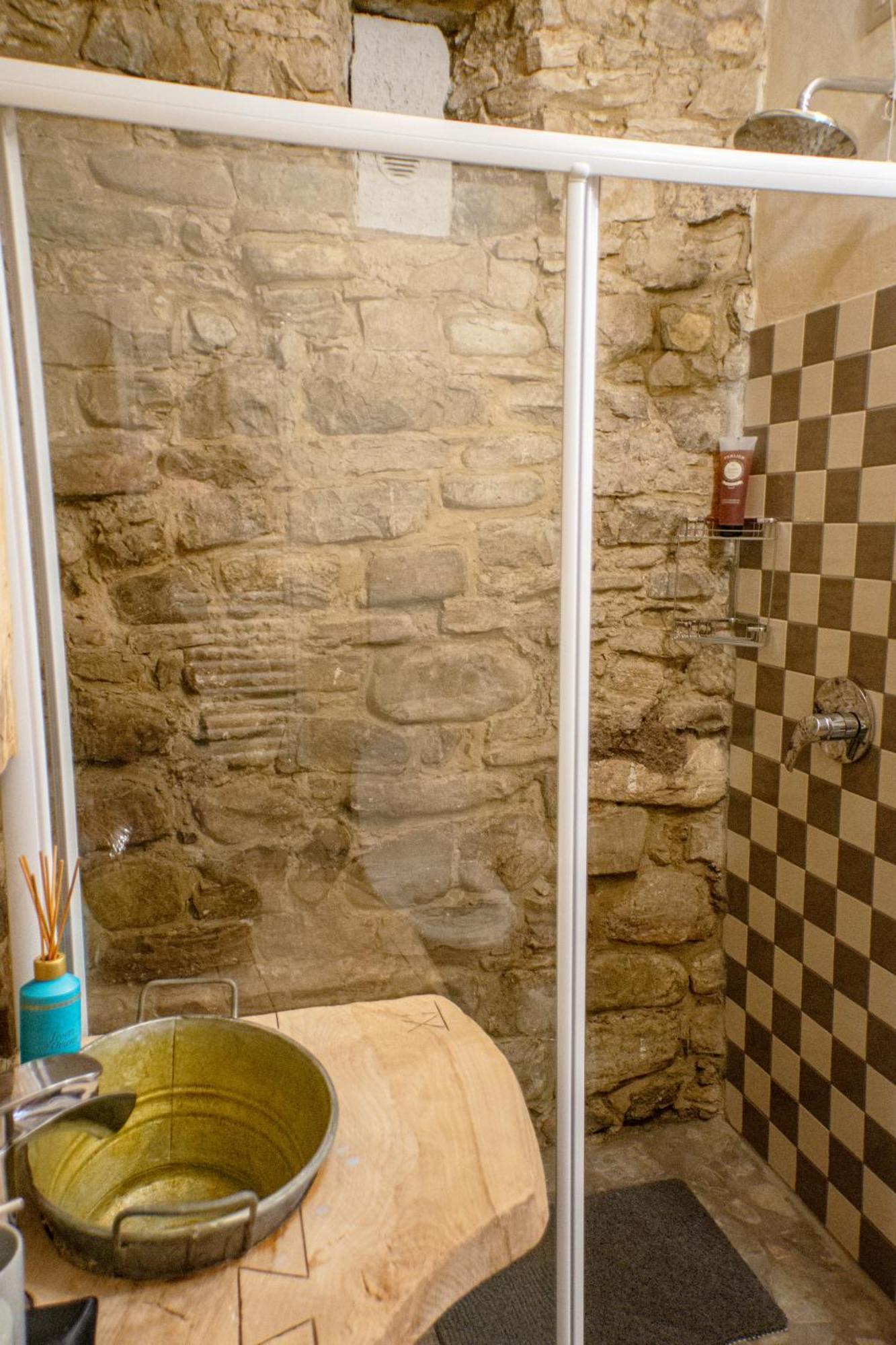 شقة Il Nido Di Matilde _Monolocale Design Sul Fiume_ Rossena المظهر الخارجي الصورة