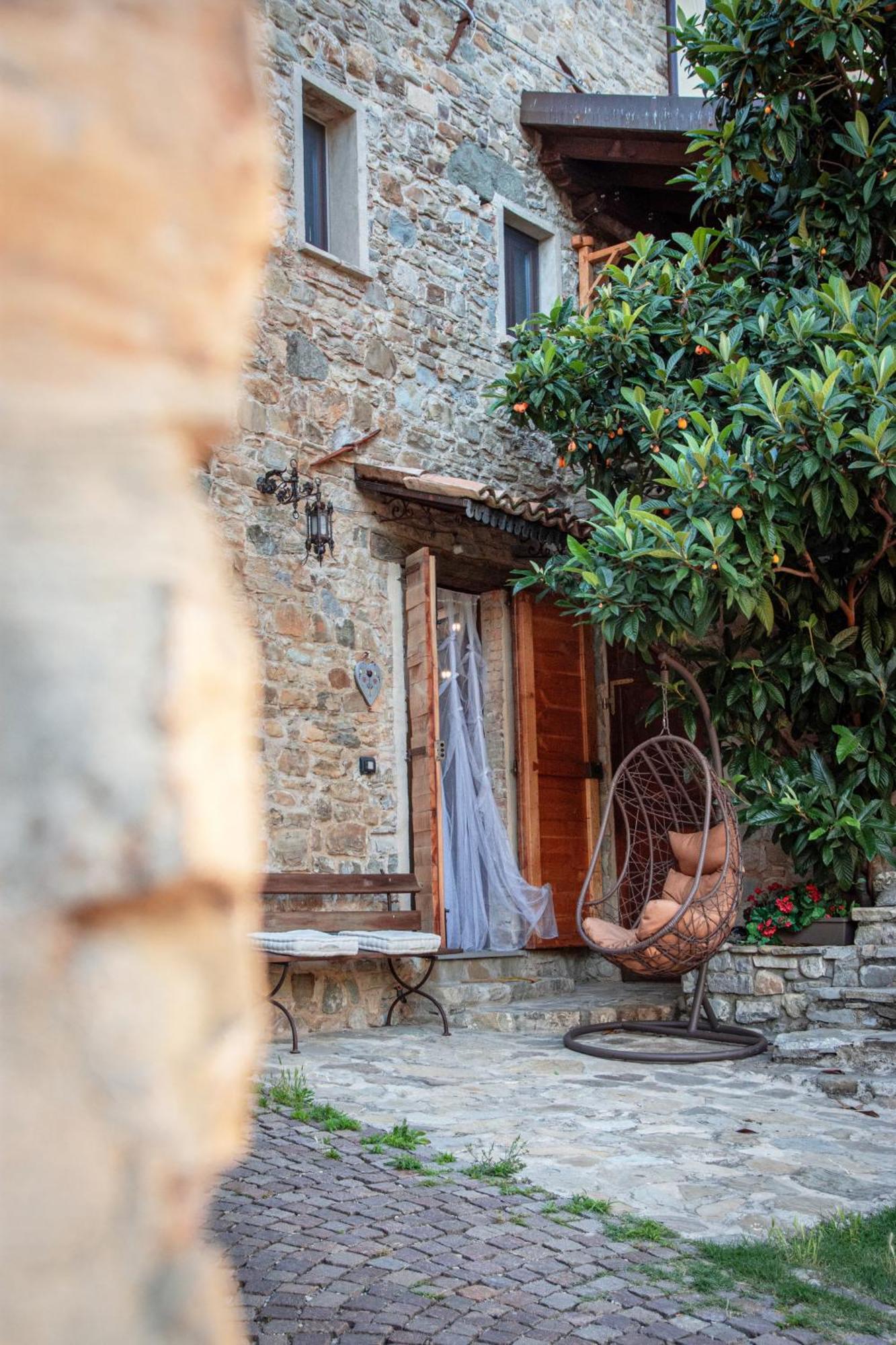 شقة Il Nido Di Matilde _Monolocale Design Sul Fiume_ Rossena المظهر الخارجي الصورة